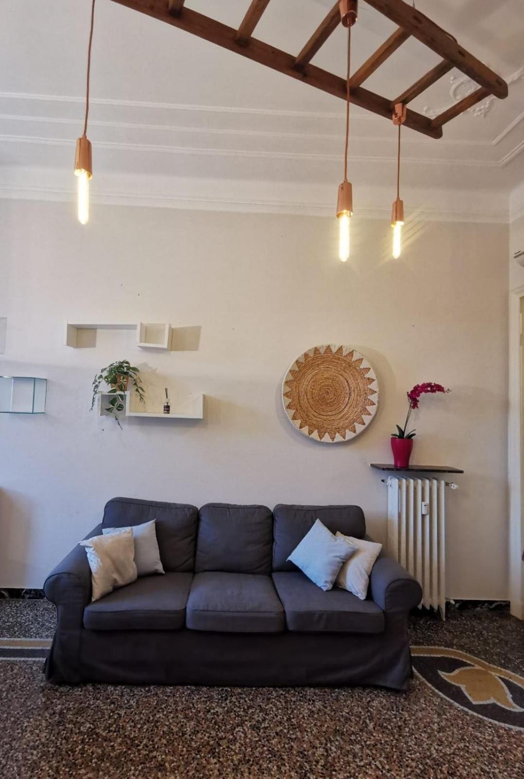 A Casa Di Luca Attico Di Design * Genova